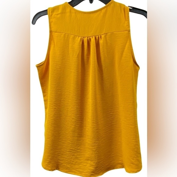 NY Collection Yellow Button Down Sleeveless Tank - Picture 2 of 2